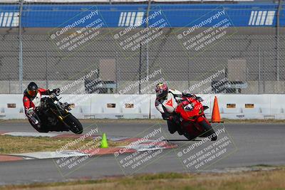 media/Nov-26-2022-Fastrack Riders (Sat) [[b001e85eef]]/Level 2/Session 3 Outside Turn 9/